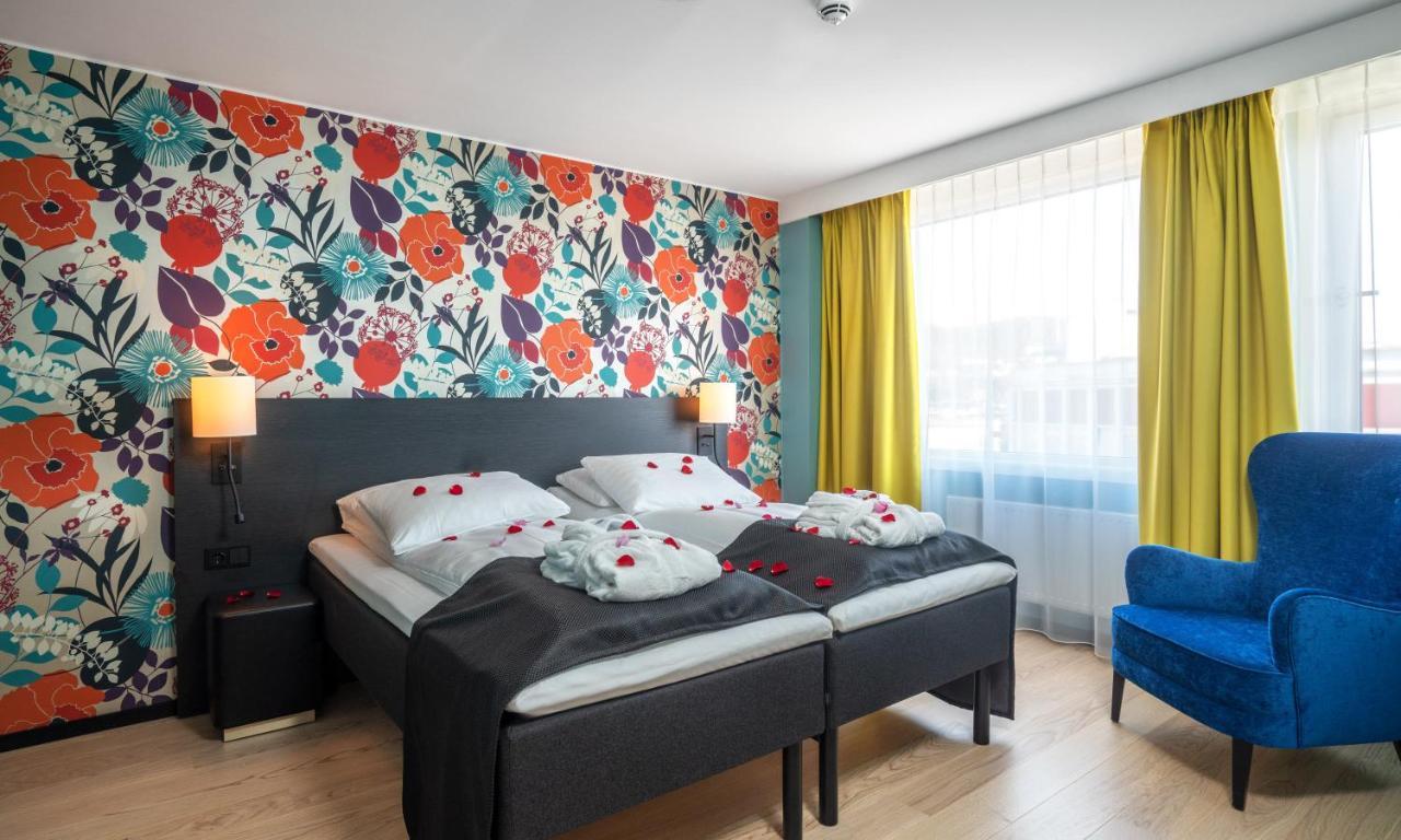 Thon Hotel Харстад Екстериор снимка