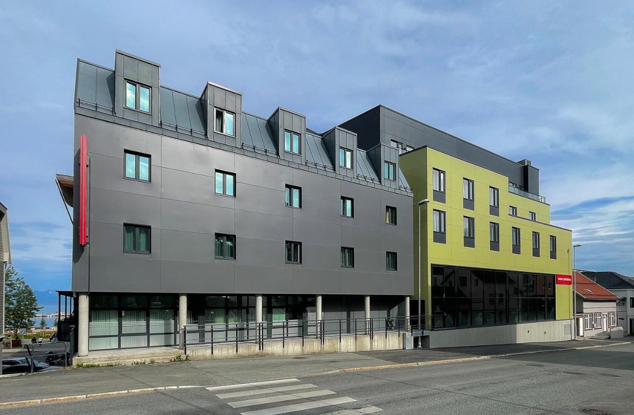 Thon Hotel Харстад Екстериор снимка