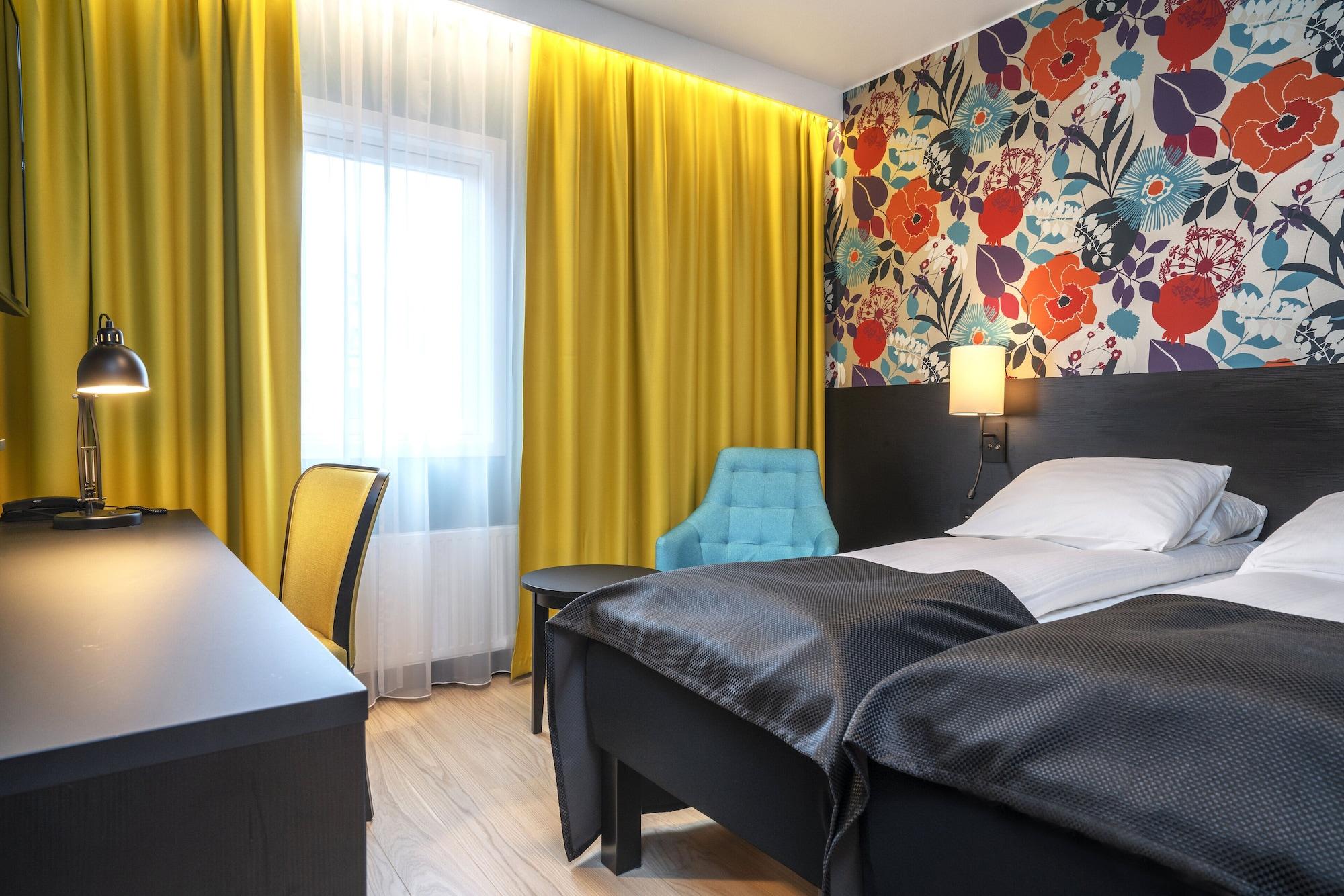 Thon Hotel Харстад Екстериор снимка