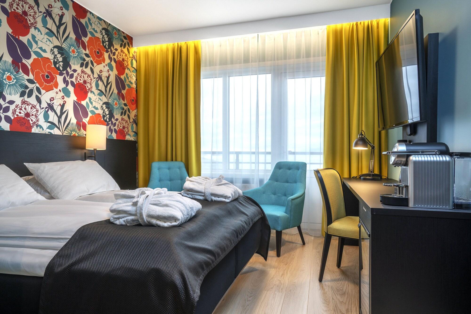 Thon Hotel Харстад Екстериор снимка