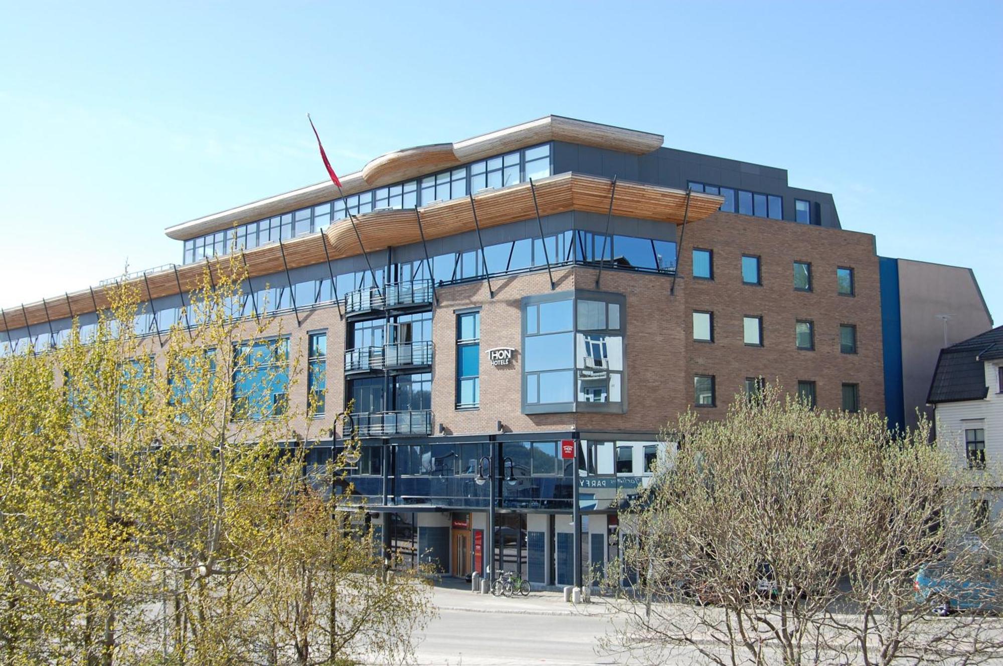 Thon Hotel Харстад Екстериор снимка